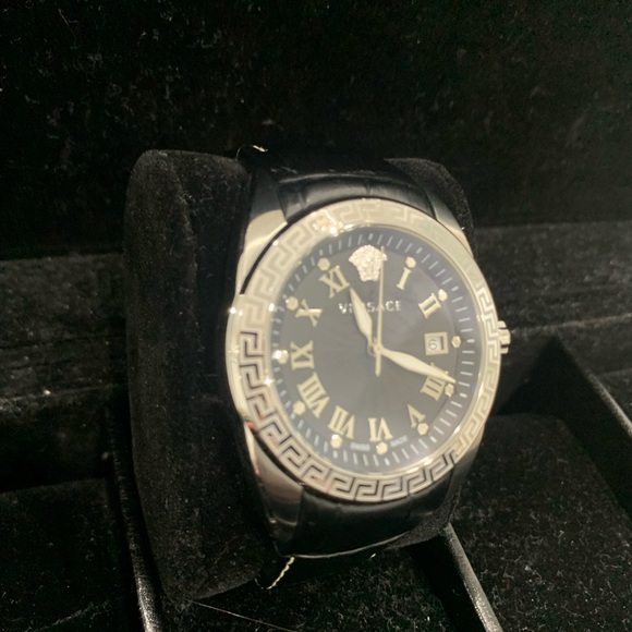 Versace men's watch - Picture 2 of 5